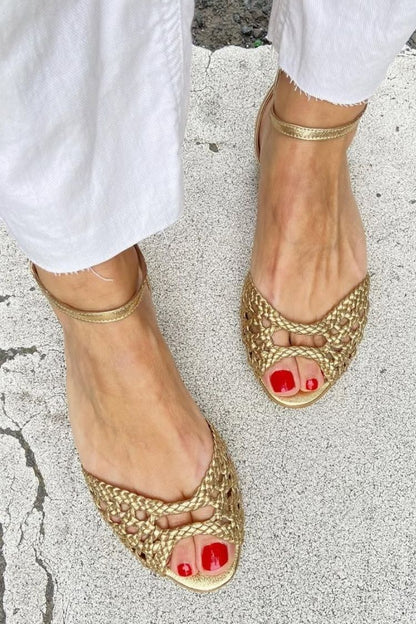 Isadora - sandalias trenzadas doradas detalle