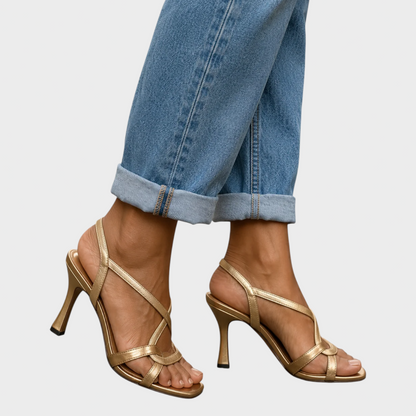 Magdalena | Sandalias doradas elegantes de tacón - detalle