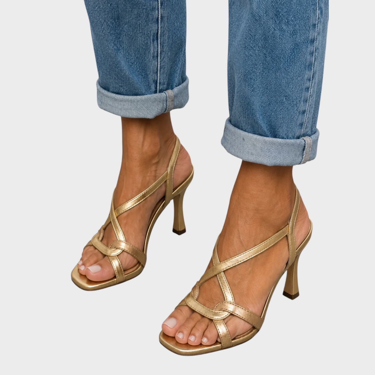 Magdalena | Sandalias doradas elegantes de tacón
