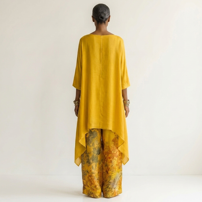 Cariola - conjunto de dos piezas, color amarillo, vista de espalda