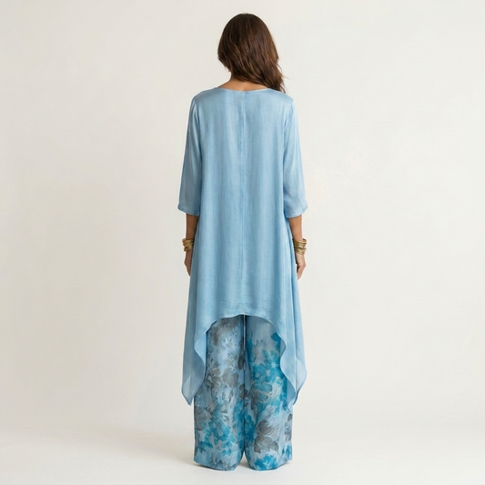 Cariola - conjunto de dos piezas, color azul, vista de espalda