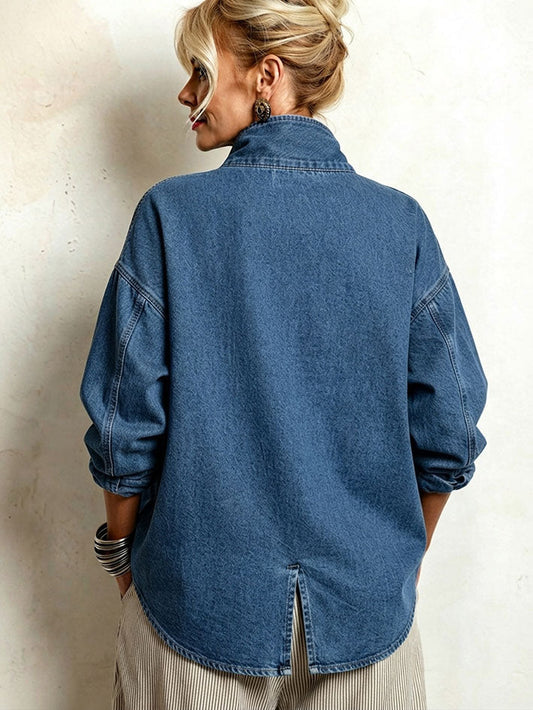 Camisa vaquera oversize asimétrica - detalle